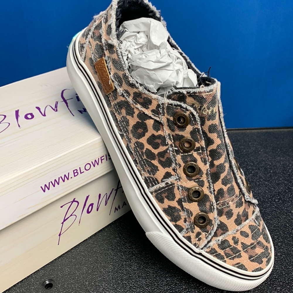 NWT Blowfish Leopard slip on
